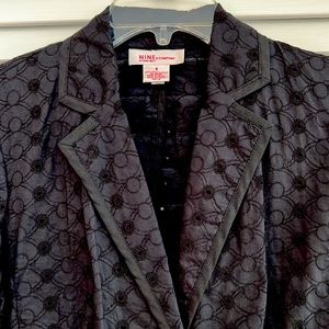Nine & Co. Black Eyelet Blazer with Snap Closure & Pockets. EUC. Size 4.